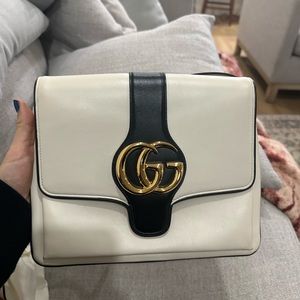 Gucci cross over bag, very lightly used